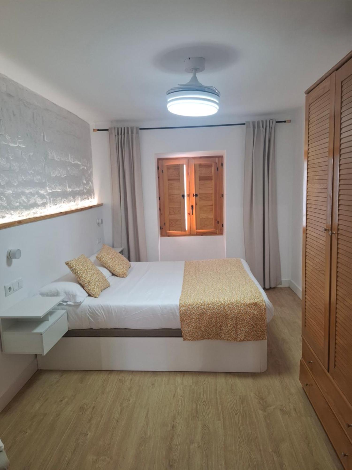 River House Касерес Экстерьер фото